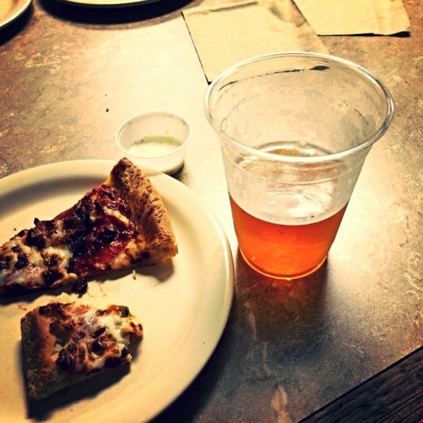 7/21/2014にParkがDoubleDave&#39;s Pizzaworksで撮った写真