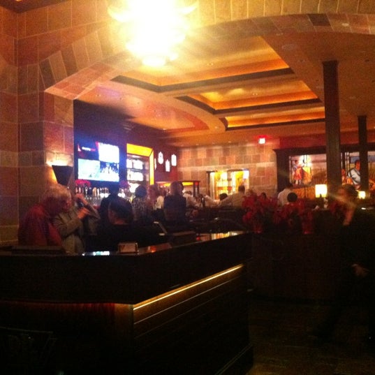 Photo taken at BJ&#39;s Restaurant &amp; Brewhouse by Flip V. on 12/6/2012