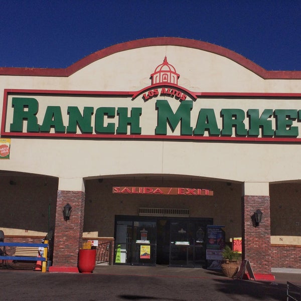 Photo prise au Los Altos Ranch Markets par MiMi P. le12/7/2015