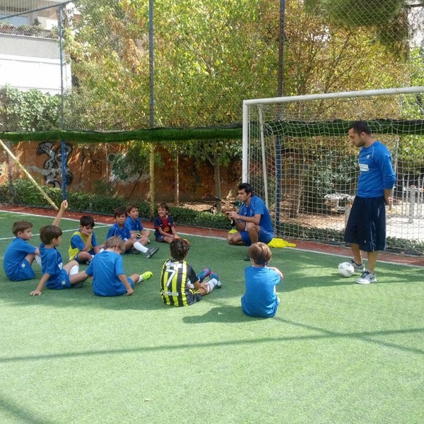 9/21/2013にHaluk K.がBrazilian Soccer Schools - Brezilyalı Gibi Oynaで撮った写真