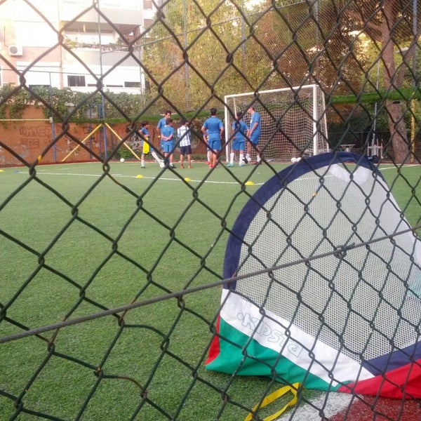 9/28/2013にHaluk K.がBrazilian Soccer Schools - Brezilyalı Gibi Oynaで撮った写真