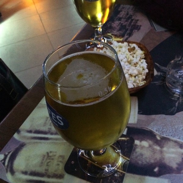 Foto tirada no(a) Efes Beer Pub por Nazlı U. em 4/12/2014