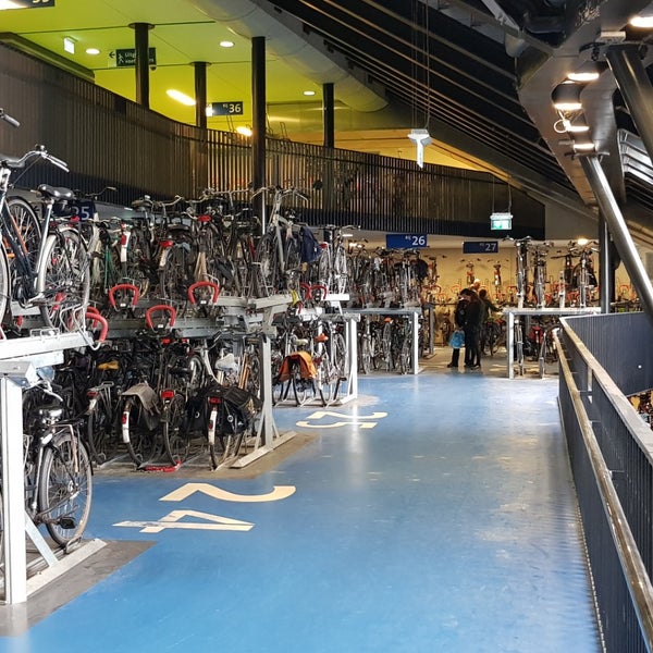 Photos at Fietsenstalling Jaarbeursplein - Storage Facility in  Hoog-Catharijne CS en Leidseveer