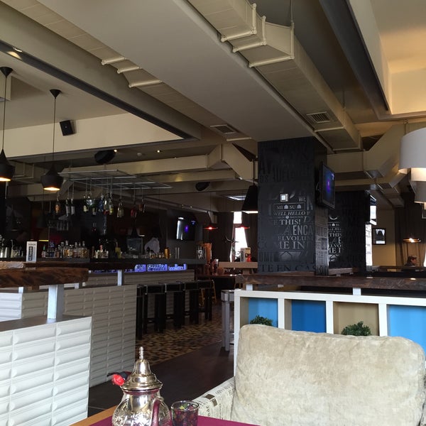 Photo prise au Balcon Restaurant &amp; Bar par Tağmaç D. le1/26/2015