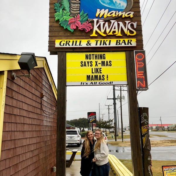 Photo taken at Mama Kwan&#39;s Tiki Bar &amp; Grill by Matt Y. on 12/9/2017