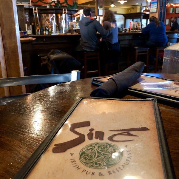 Foto tirada no(a) Siné Irish Pub &amp; Restaurant por Matt Y. em 12/26/2017