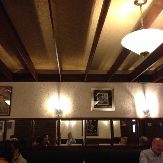 Das Foto wurde bei Camarra&#39;s Pizzeria &amp; Restaurant von Murray S. am 11/23/2012 aufgenommen