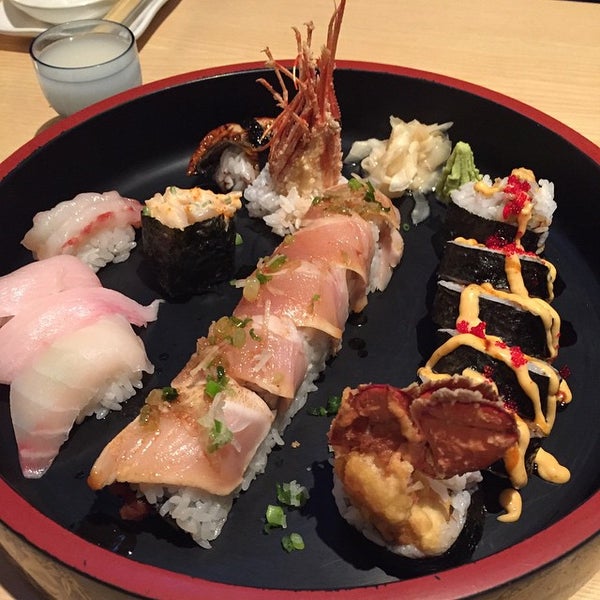 รูปภาพถ่ายที่ Kampai Sushi Bar โดย Ken M. เมื่อ 4/25/2015