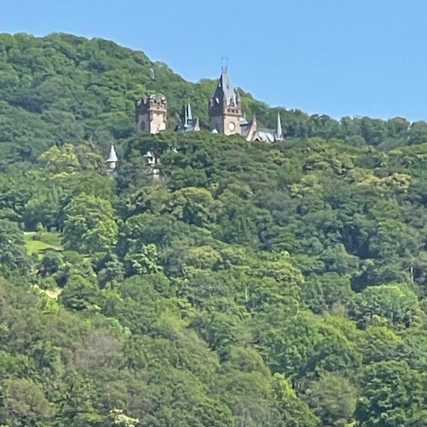 Foto tomada en Schloss Drachenburg  por Mrs. G. el 5/27/2023