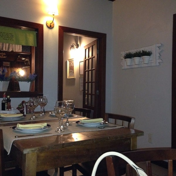 Foto tomada en Restaurante Du Gandolfo  por Flavia S. el 2/14/2014