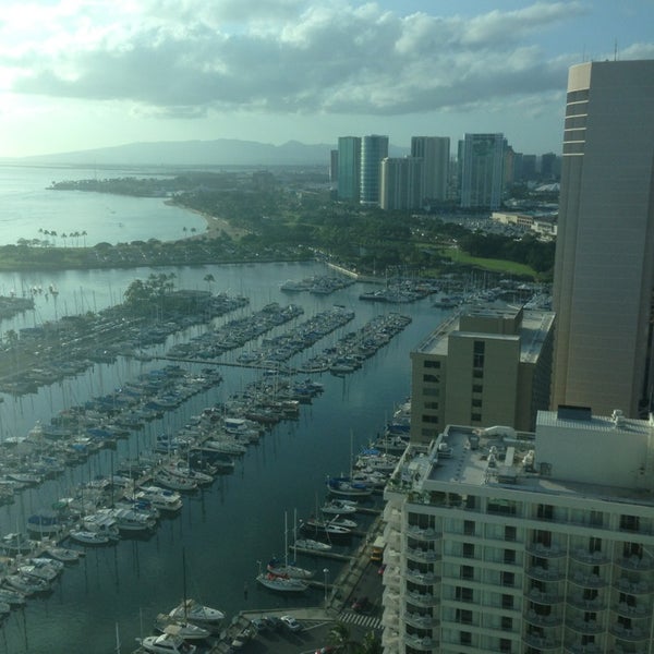 3/13/2013 tarihinde Mike C.ziyaretçi tarafından Waikiki Marina Resort at the Ilikai'de çekilen fotoğraf