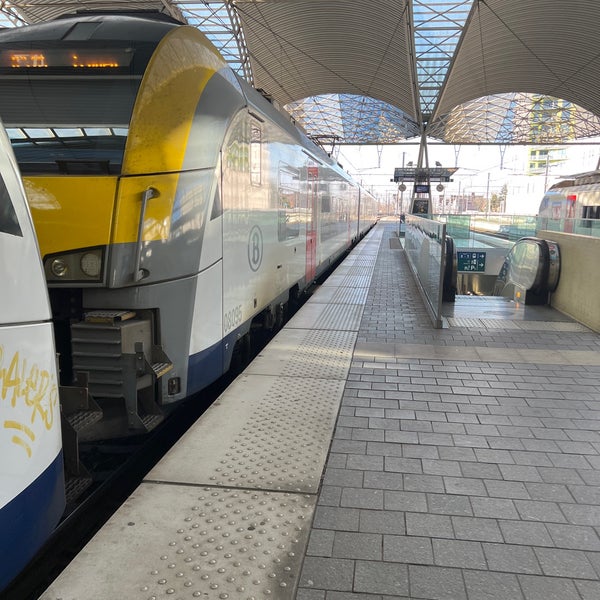 Снимок сделан в Station Leuven пользователем Bolle Bloewust💪 2/28/2023