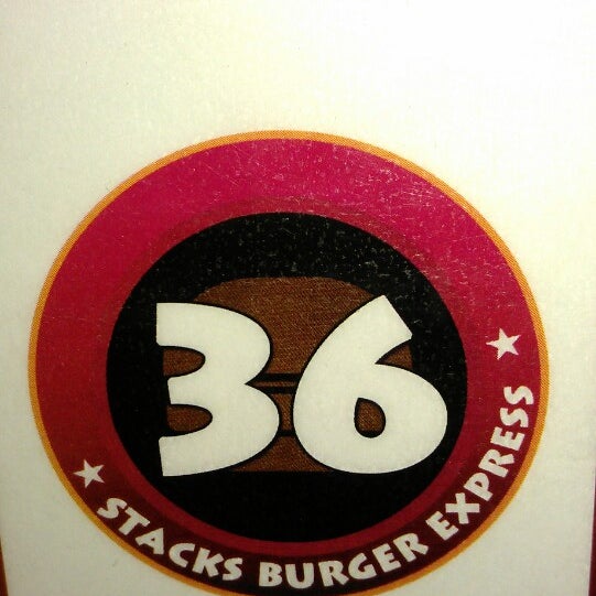 Das Foto wurde bei Stacks Burger von Ruby K. am 11/4/2013 aufgenommen