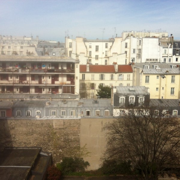Photo taken at Holiday Inn Paris - Gare de Lyon Bastille by ιηɠσ on 3/29/2014