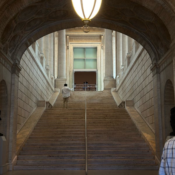 Photo taken at Asian Art Museum by Shin on 9/25/2023