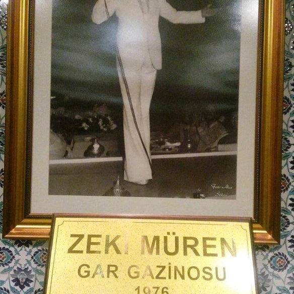 Photo taken at Gar Müzikhol by Oğuz on 12/18/2016