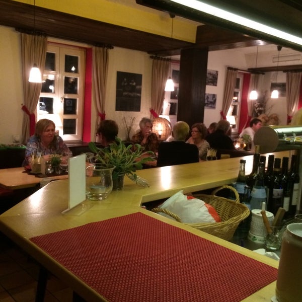 4/10/2014 tarihinde Jean Ravel R.ziyaretçi tarafından Restaurant Tauberquelle'de çekilen fotoğraf