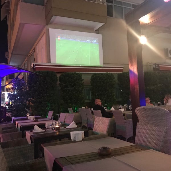 4/19/2018 tarihinde Emre K.ziyaretçi tarafından Villa Okan Restaurant'de çekilen fotoğraf