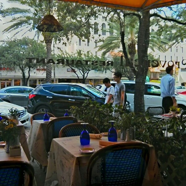 5/7/2014 tarihinde Roland P.ziyaretçi tarafından Le Provençal Restaurant'de çekilen fotoğraf