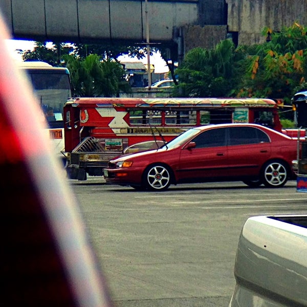 парковка. освещение парковки. Open parking. автопарковка на автомобиле. красивая парковка.