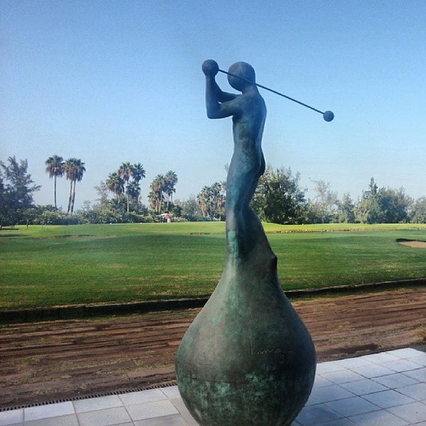 Foto tirada no(a) Golf Las Americas por Anton U. em 9/11/2013