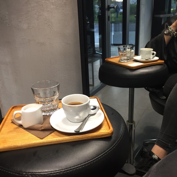 รูปภาพถ่ายที่ A café โดย Teui Z. เมื่อ 10/7/2016