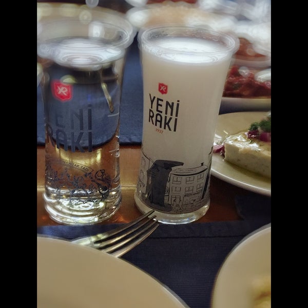 Das Foto wurde bei Ali Baba Restaurant Kadıköy von Nilgul I. am 4/16/2018 aufgenommen