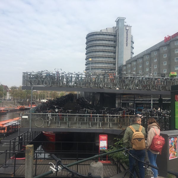 OVfiets Amsterdam Centraal Westzijde Bike Rental in Amsterdam