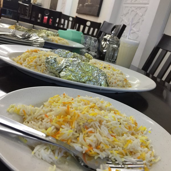Снимок сделан в Almaeda Arabian Cuisine пользователем Idris&#39;s G. 8/14/2017