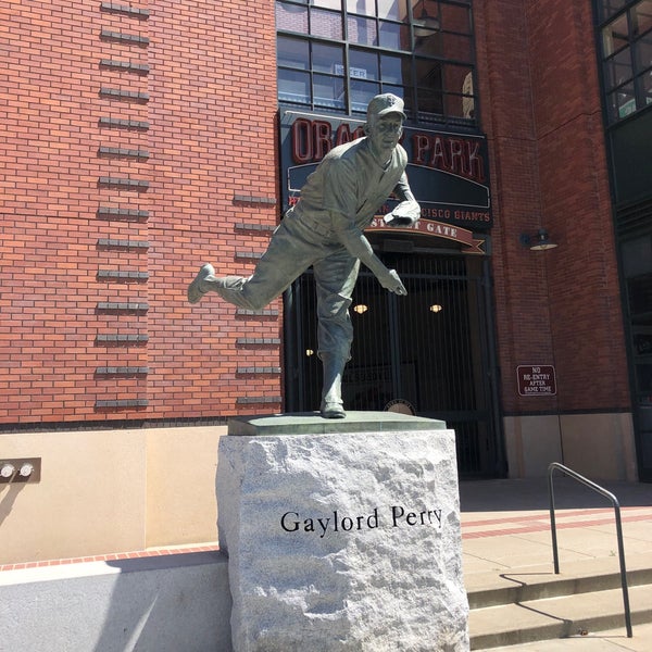 gaylord perry statue