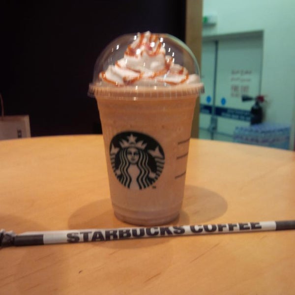 รูปภาพถ่ายที่ Starbucks โดย Shami N. เมื่อ 9/9/2013