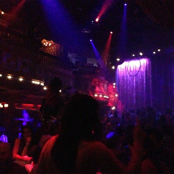 Foto diambil di The ACT Nightclub Las Vegas oleh Ozgur Ozi A. pada 4/7/2013
