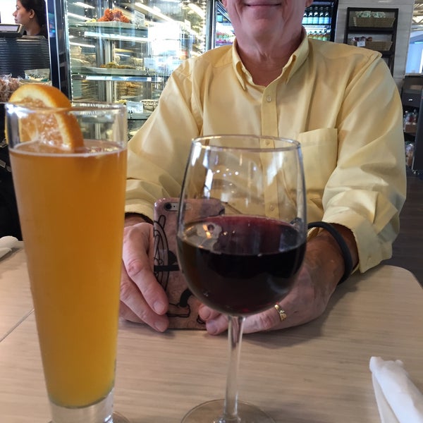 10/5/2015 tarihinde Cheryl K.ziyaretçi tarafından Cascata Restaurant &amp; Bar'de çekilen fotoğraf