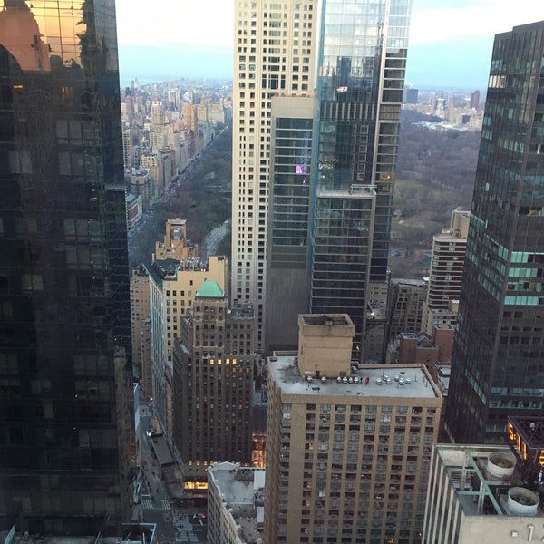 รูปภาพถ่ายที่ Residence Inn by Marriott New York Manhattan/Central Park โดย Mary เมื่อ 2/9/2020