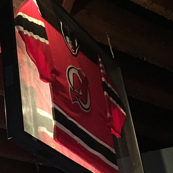 Снимок сделан в Tom Reid&#39;s Hockey City Pub пользователем Mary 2/15/2019