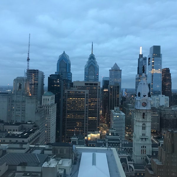 รูปภาพถ่ายที่ Loews Philadelphia Hotel โดย Mourad B. เมื่อ 5/19/2018