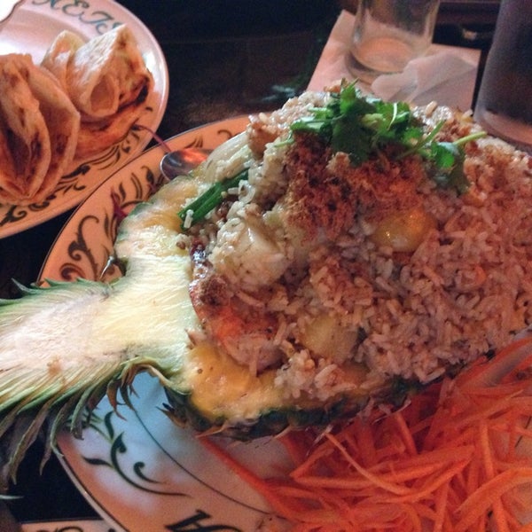 5/1/2014 tarihinde Christopher M.ziyaretçi tarafından Neisha Thai Cuisine'de çekilen fotoğraf