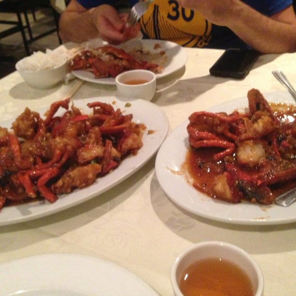 Photo prise au Wah Sing Seafood Restaurant par Daniel C. le9/1/2013