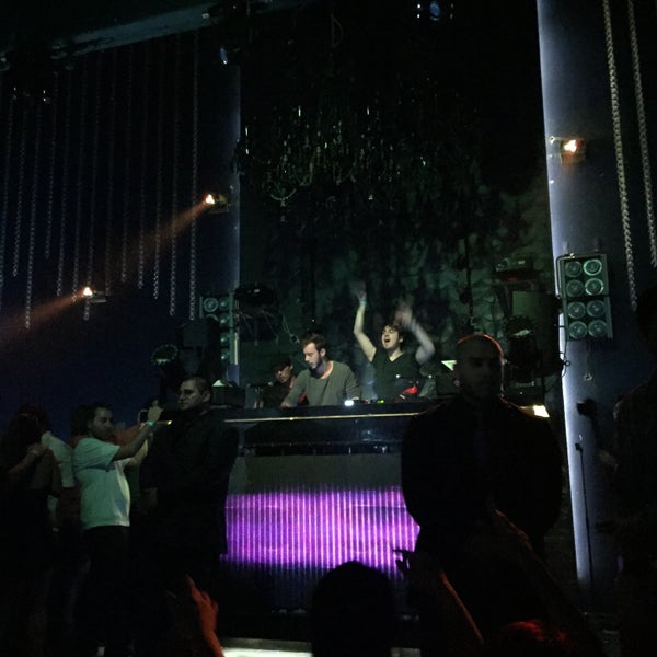 Photo prise au Pure Nightclub par Wendy O. le8/29/2015