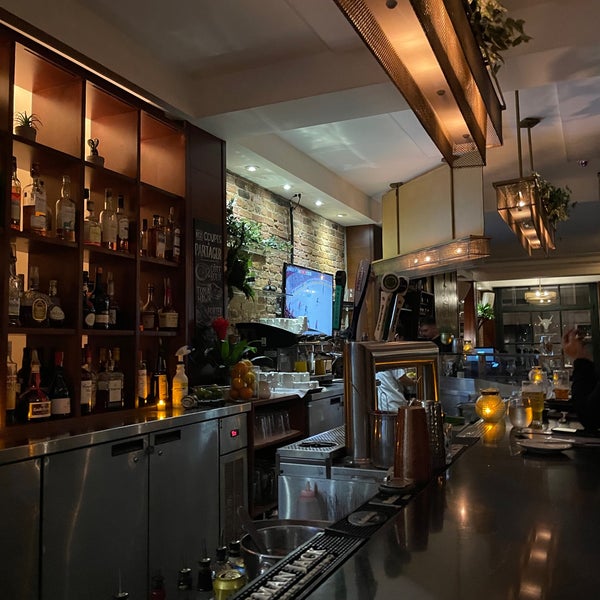 Photo taken at Méchant Boeuf Bar &amp; Brasserie by Habib L. on 9/29/2022