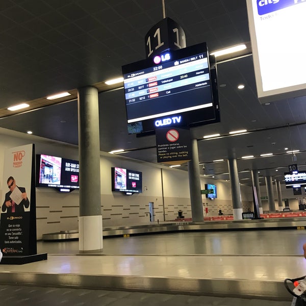 Entrega de Equipaje / Baggage Claim - Aeropuerto El Dorado - Bogotá, Bogotá  D.C.