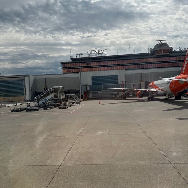 Снимок сделан в Aéroport de Genève Cointrin (GVA) пользователем Habib L. 4/15/2024