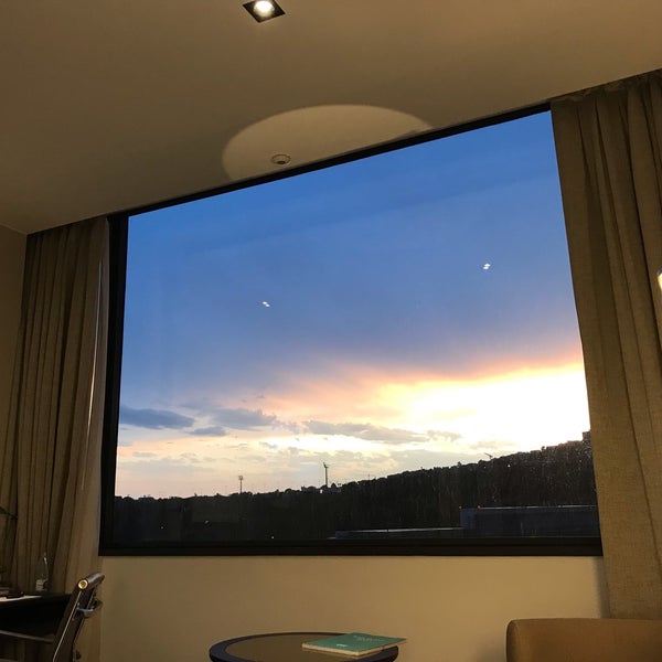 Das Foto wurde bei Fairmont Hotel Rey Juan Carlos I von Habib L. am 7/18/2019 aufgenommen