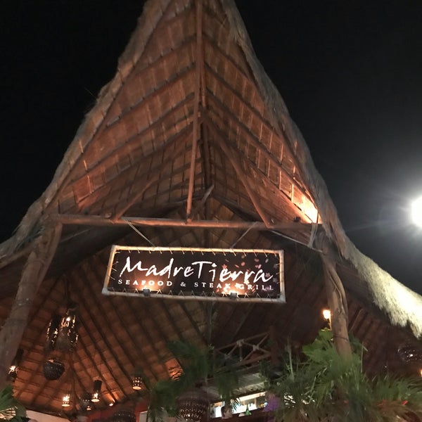 3/30/2018にHabib L.がMadre Tierra Seafood &amp; Steak Grillで撮った写真