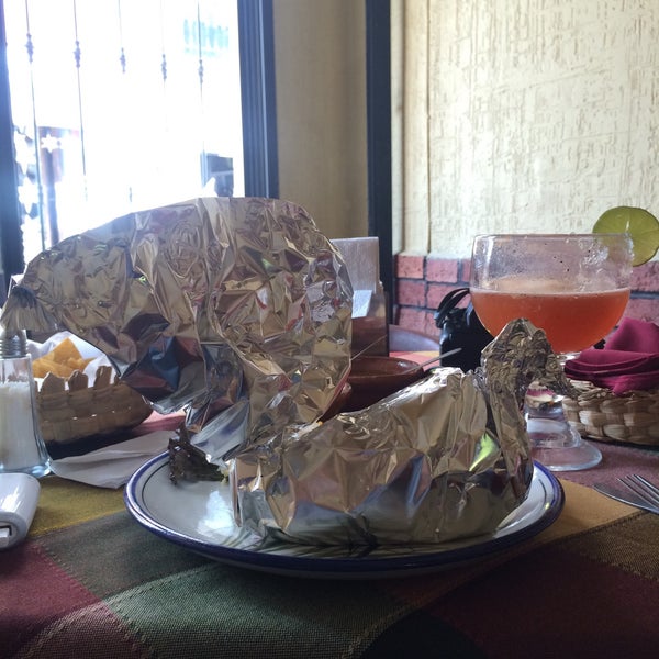 Foto diambil di El Rincon del Sol Restaurante oleh Webster R. pada 6/11/2015