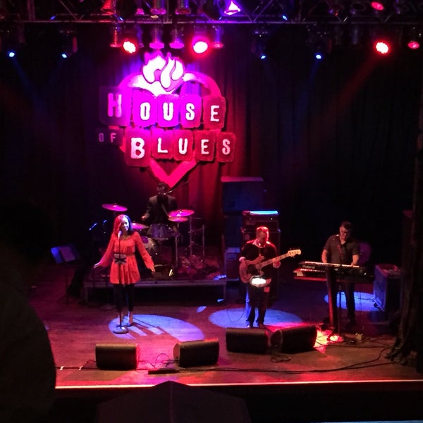 Photo taken at House of Blues Anaheim by U.Tolga S. on 4/28/2016