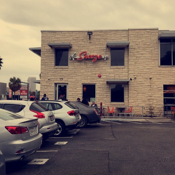 Photo taken at Snooze, an A.M. Eatery by Alعqab on 12/7/2018