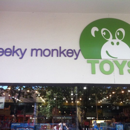 รูปภาพถ่ายที่ Cheeky Monkey Toys โดย Jason S. เมื่อ 11/12/2012