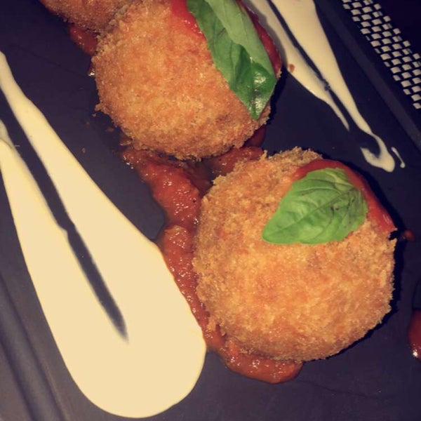 Rossito balls was Yummmy, اكلهم لذيذ بشكل عام واعتبره من افضل المطاعم اللي بجهة الكورنيش ❤️❤️❤️❤️❤️