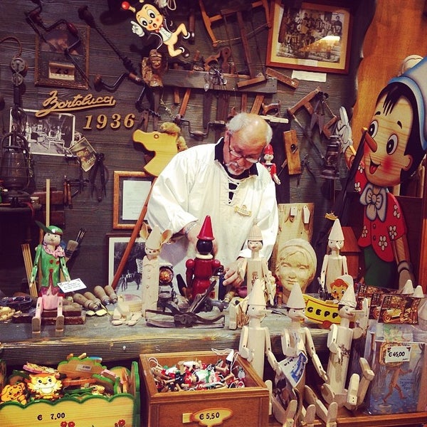 Foto tirada no(a) Pinocchio Toys Roma por Jonnah N. em 5/14/2014
